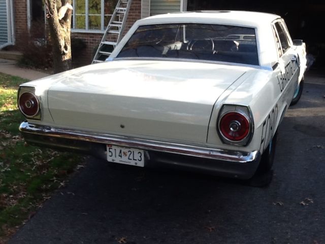 1965 Wimbledon white Ford Galaxie 2 post