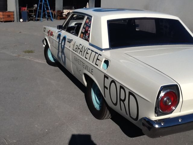 1965 Wimbledon white Ford Galaxie 2 post