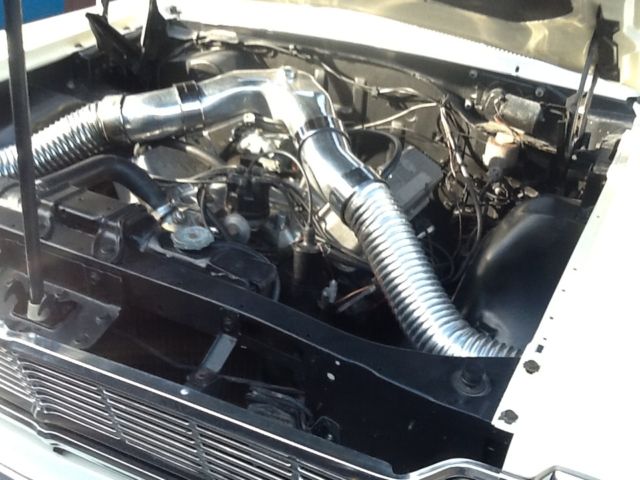 1965 Wimbledon white Ford Galaxie 2 post