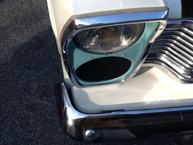 1965 Wimbledon white Ford Galaxie 2 post