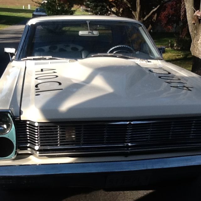 1965 Wimbledon white Ford Galaxie 2 post