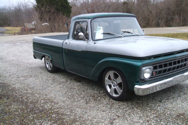 1965 Green Ford F-100 Truck