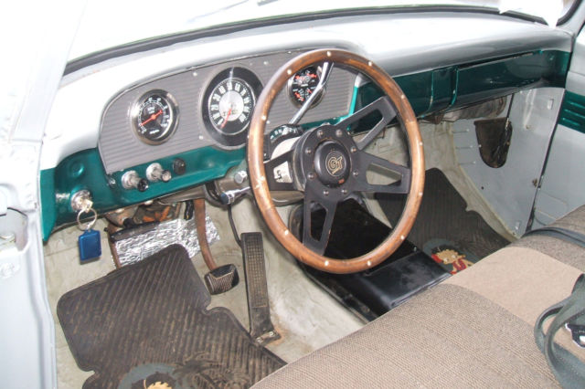 1965 Green Ford F-100 Truck