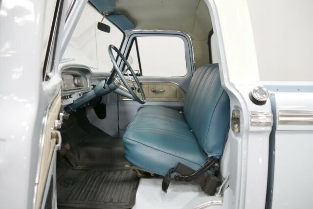 1965 Blue Ford F-100 Pickup Truck