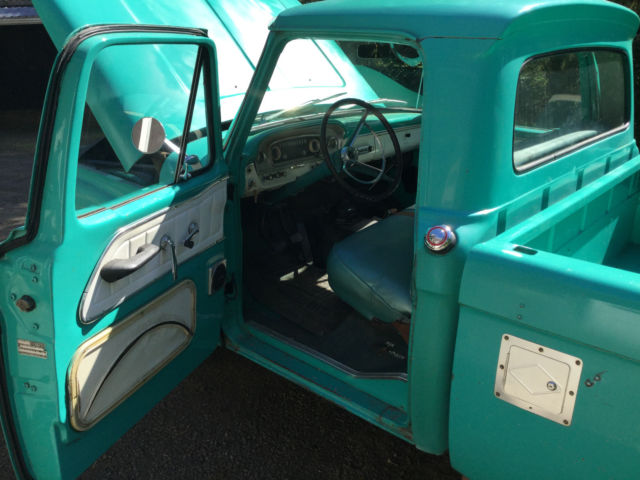 1965 Aquamarime Ford F-250 Long-bed Pick-up