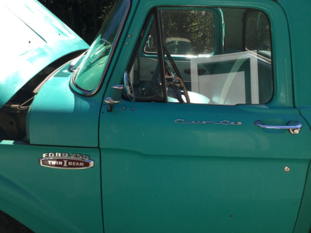 1965 Aquamarime Ford F-250 Long-bed Pick-up