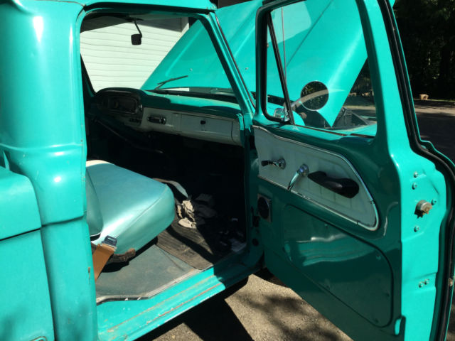 1965 Aquamarime Ford F-250 Long-bed Pick-up