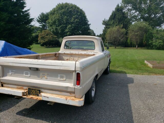1965 Tan/White Ford F-250 Cab w/Extended Bed