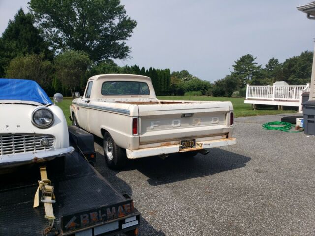 1965 Tan/White Ford F-250 Cab w/Extended Bed