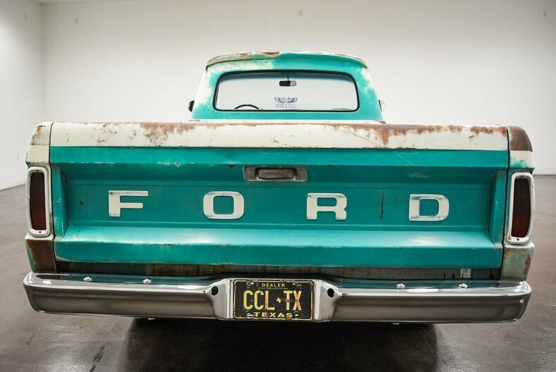 1965 Patina Ford F-100 --
