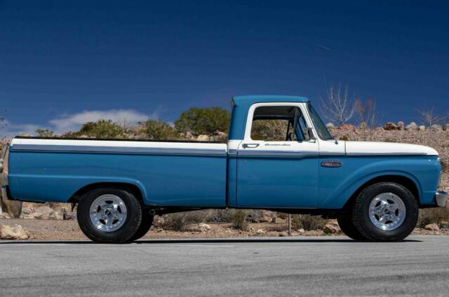 1965 Blue Ford F-250 PICK UP