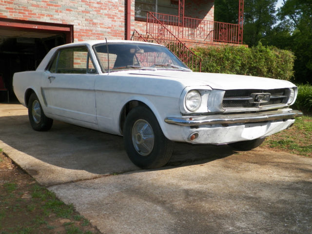 1965 White Ford Mustang Coupe