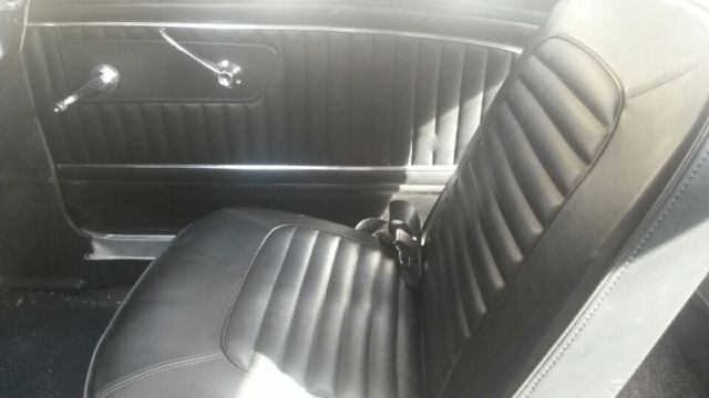 1965 Red Ford Mustang U/K