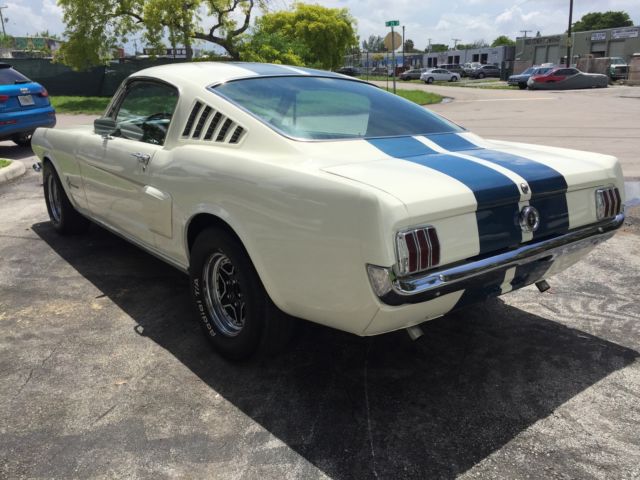 1965 Wimbledon White / Guardsman Blue Ford Mustang Fastback
