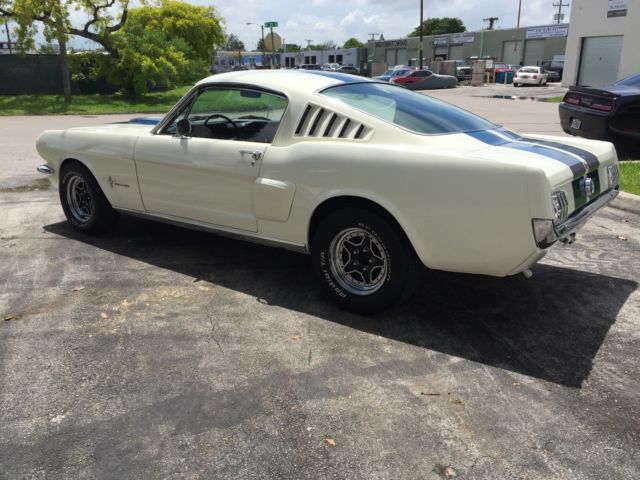 1965 Wimbledon White / Guardsman Blue Ford Mustang Fastback