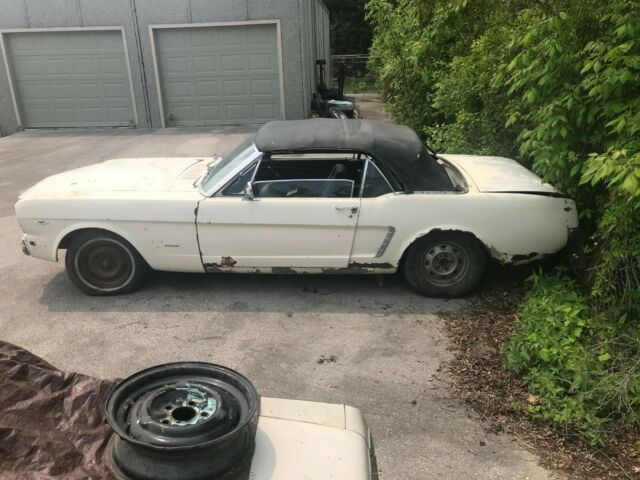 1965 White Ford Mustang Coupe