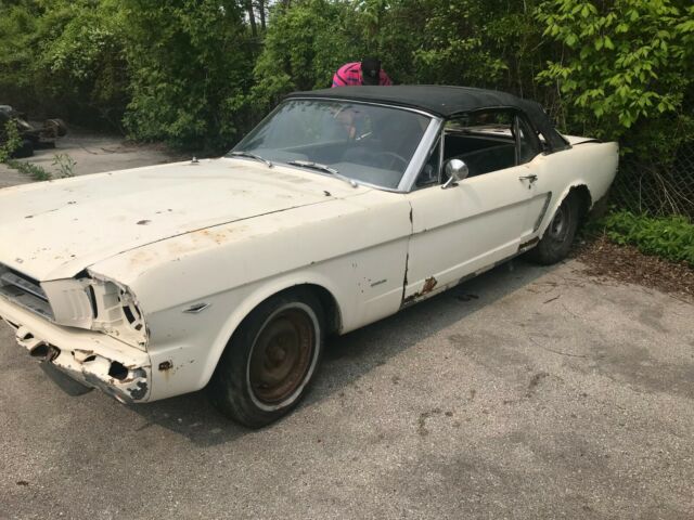 1965 White Ford Mustang Coupe