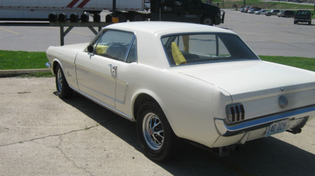 1965 Off-White Ford Mustang Coupe