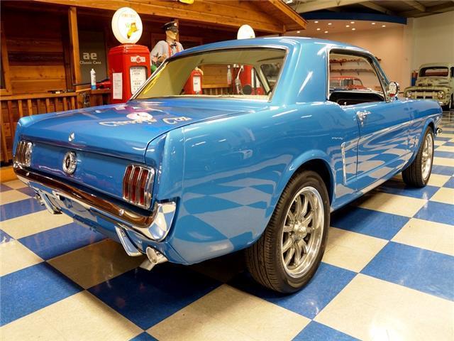 1965 Blue Ford Mustang --
