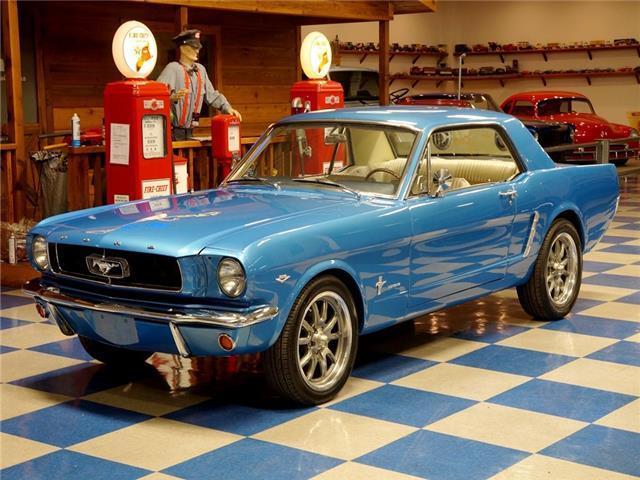 1965 Blue Ford Mustang --