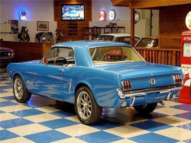 1965 Blue Ford Mustang --