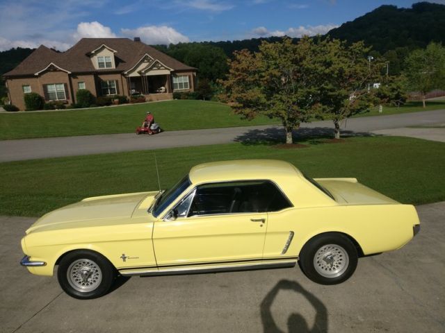 1965 Yellow Ford Mustang 302cui V8 4 Speed Coupe