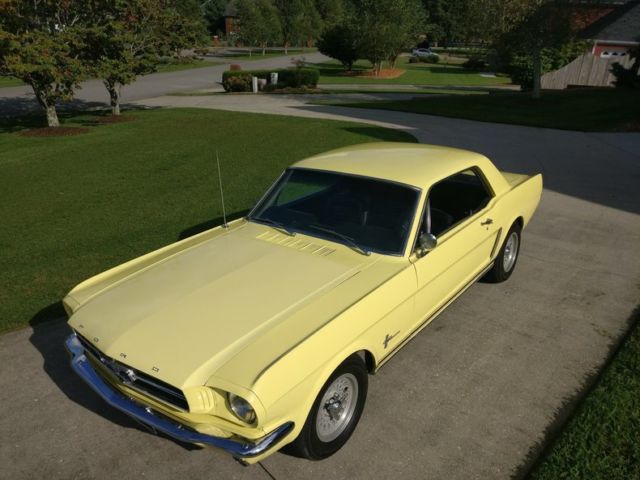 1965 Yellow Ford Mustang 302cui V8 4 Speed Coupe