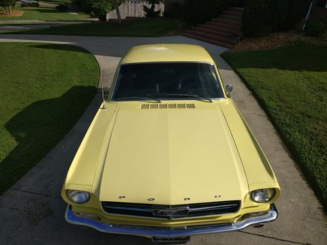 1965 Yellow Ford Mustang 302cui V8 4 Speed Coupe