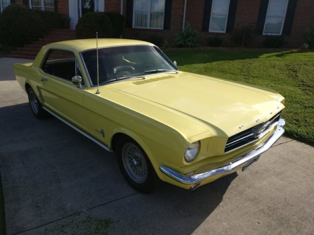 1965 Yellow Ford Mustang 302cui V8 4 Speed Coupe