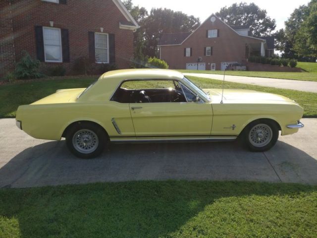 1965 Yellow Ford Mustang 302cui V8 4 Speed Coupe