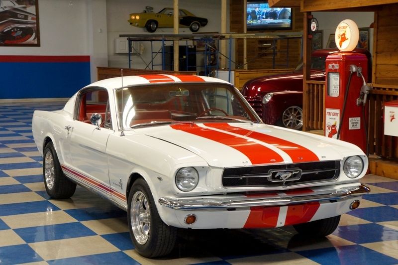 1965 Wimbledon White Ford Mustang