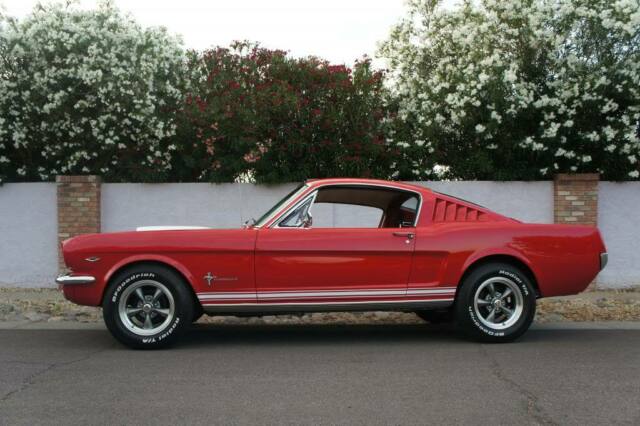 1965 red/white Ford Mustang