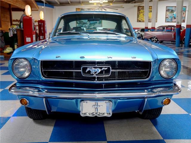 1965 Blue Ford Mustang --