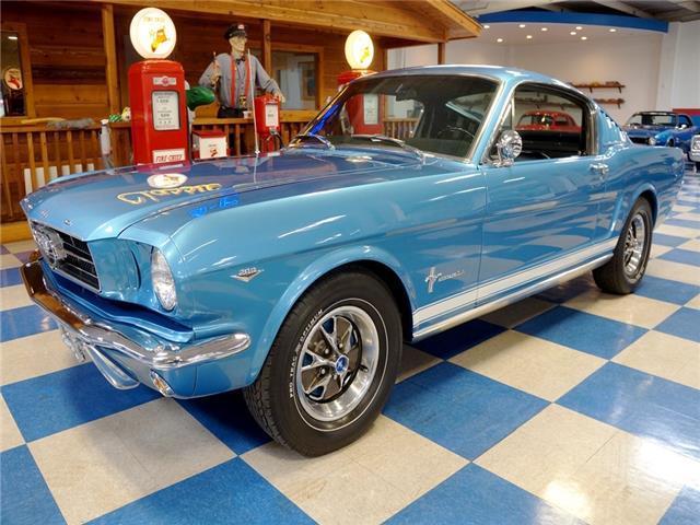 1965 Blue Ford Mustang --