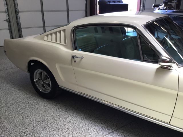 1965 White Ford Mustang FASTBACK