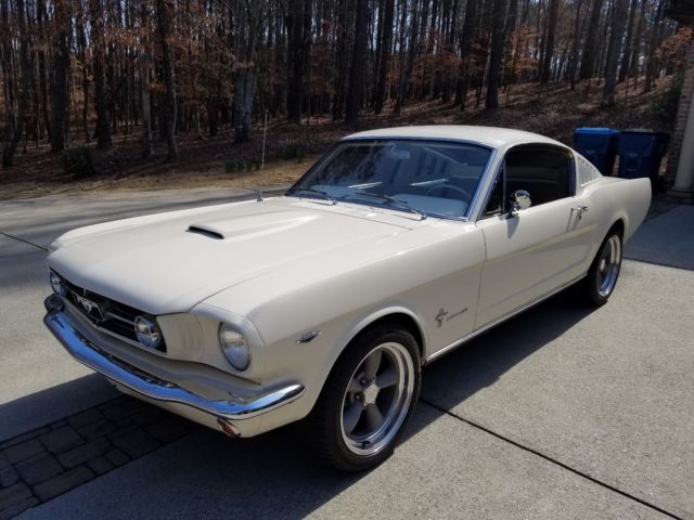 1965 Wimbledon White Ford Mustang Fastback