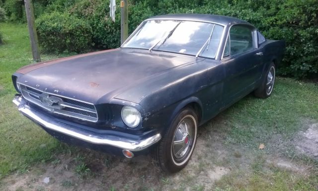 1965 Blue Ford Mustang