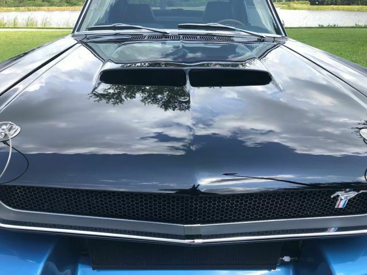 1965 Blue Ford Mustang --