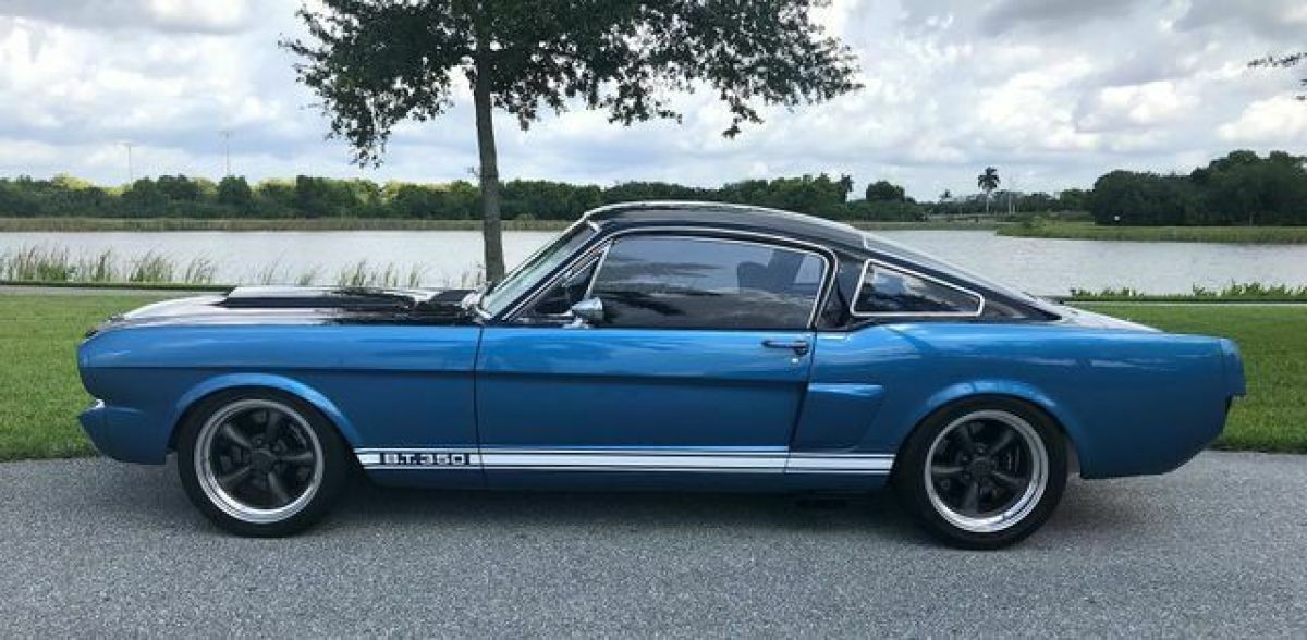 1965 Blue Ford Mustang --