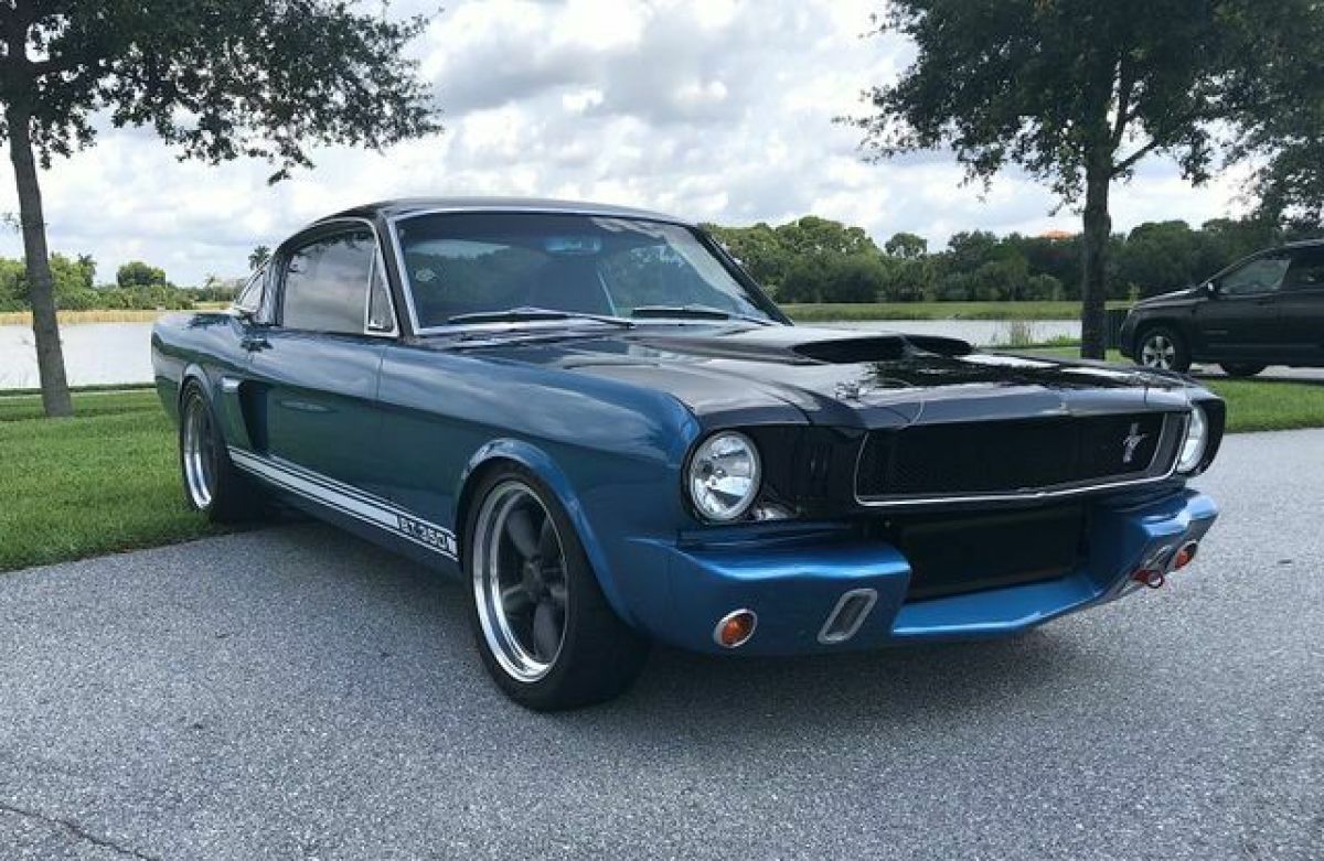 1965 Blue Ford Mustang --