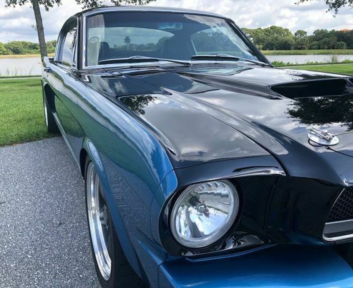 1965 Blue Ford Mustang --