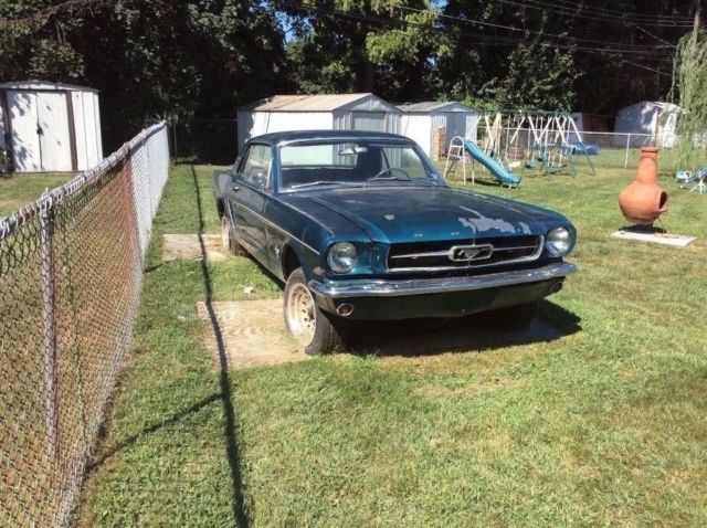 1965 Blue Ford Mustang