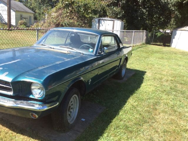 1965 Blue Ford Mustang