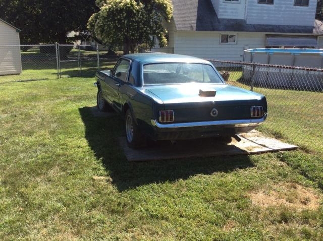 1965 Blue Ford Mustang