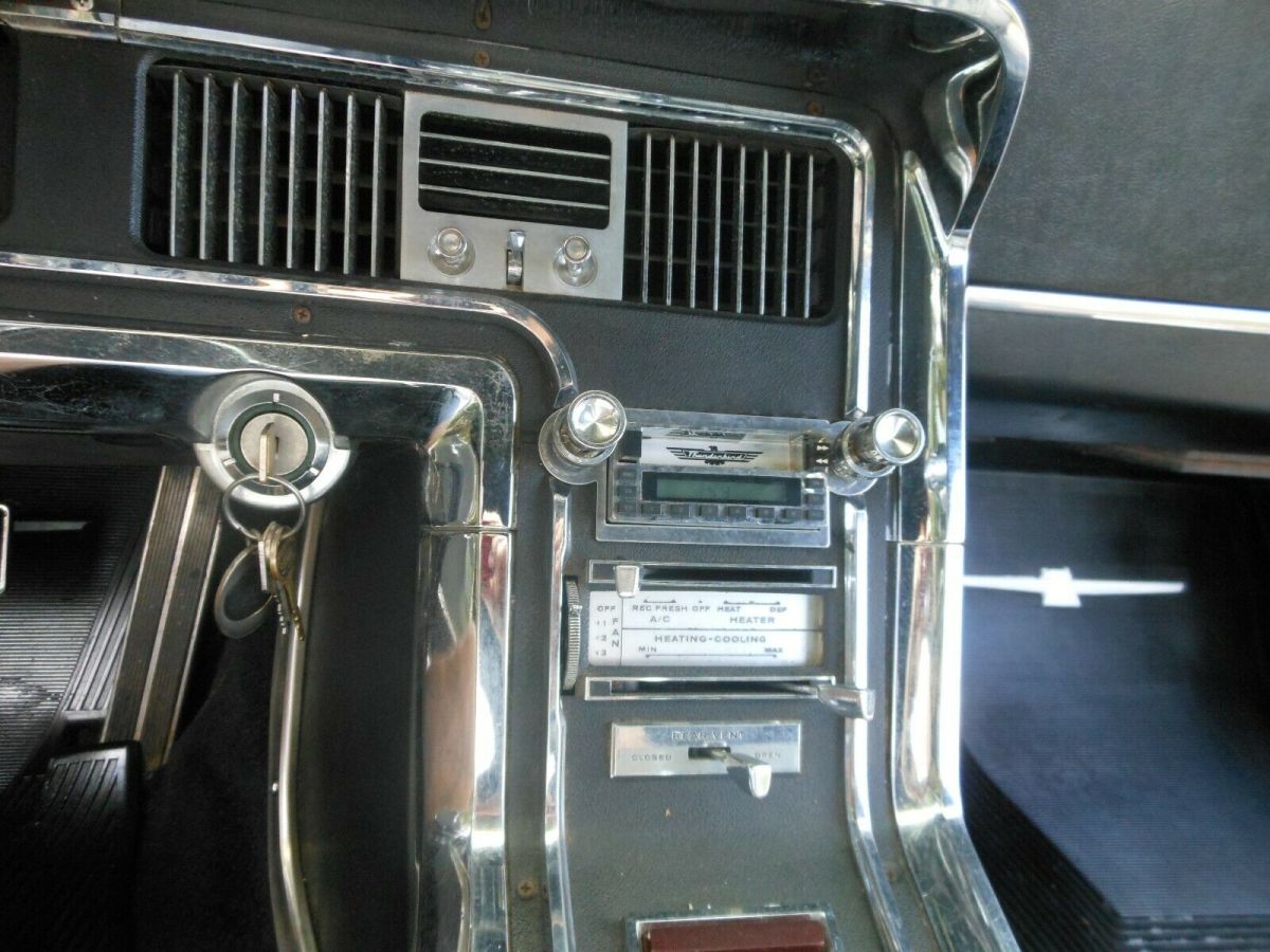 1965 Ford Thunderbird