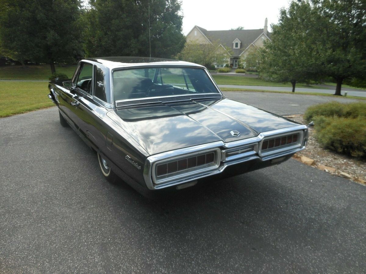 1965 Ford Thunderbird