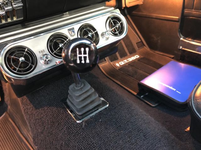 1965 Wimbledon white blue stripes Ford Mustang Fastback