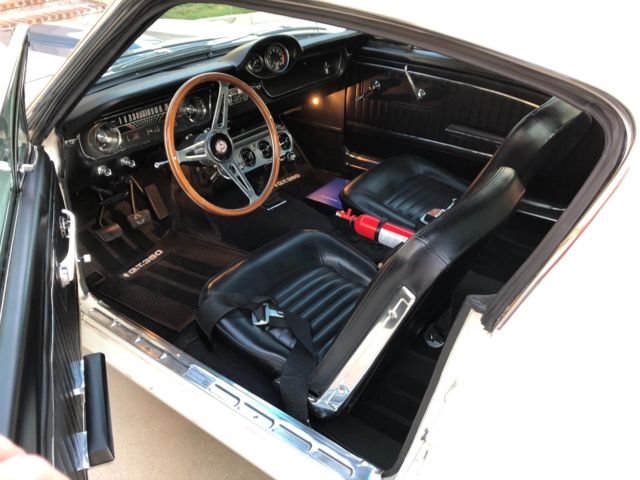 1965 Wimbledon white blue stripes Ford Mustang Fastback