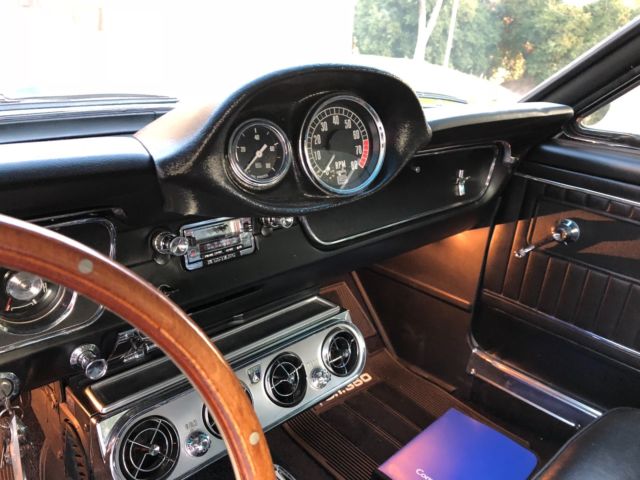 1965 Wimbledon white blue stripes Ford Mustang Fastback