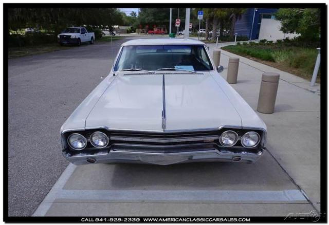 1965 White Oldsmobile 442